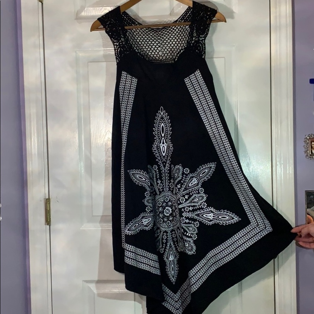 ⭐️Black and white medium/small dress